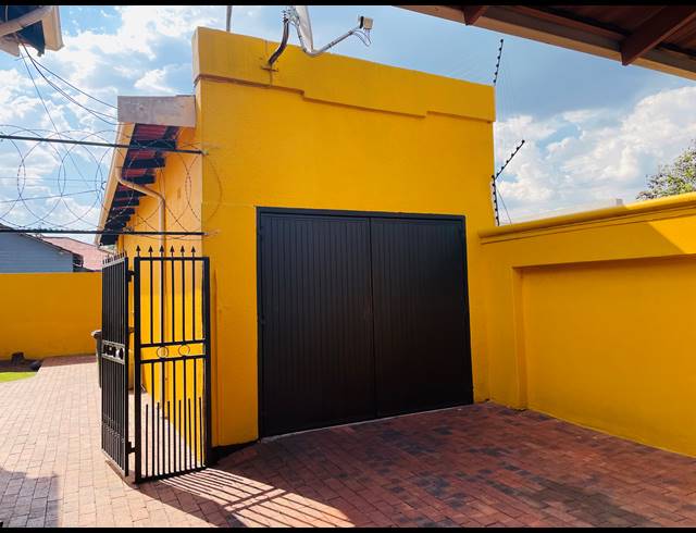 4 BEDROOM HOUSE FOR SALE IN SELECTION PARK